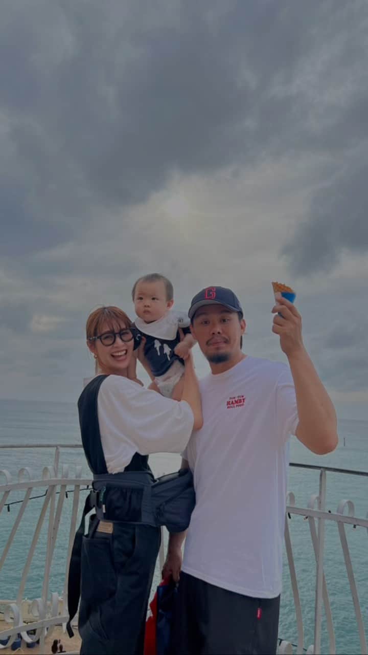 のインスタグラム：「. 街歩きも楽しかった☺️🥤🌴 ( まだ蝉鳴いてた！ ) . . #沖縄  (なんでこんな写真暗くなるのでしょうか🤔)」