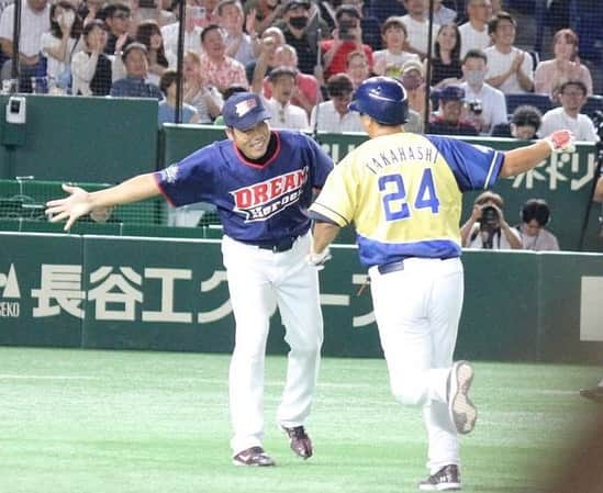 上原浩治さんのインスタグラム写真 - (上原浩治Instagram)「サントリードリームマッチ2023…⚾️  もっとたくさんの方々と撮りたかったなぁ🥺  お付き合いいただき、ありがとうございました😊  来年また参加することがありましたら、全員と撮るぐらいの気持ちで頑張りたいと思います😜  写真どうでしたか？？  撮っていただいたOBの皆さん、ありがとうございました❗️  #サントリー　#ドリームマッチ2023  #nike  #NPB  #⚾️ #感謝　#ありがとう  @koji19ueharaのフォローをお願いします  #上原浩治の雑談魂の登録を   http://www.koji-uehara.netにコメントを」10月11日 22時42分 - koji19uehara