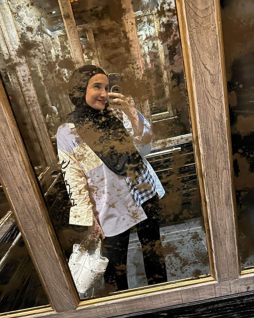 Zaskia Sungkarさんのインスタグラム写真 - (Zaskia SungkarInstagram)「Congrats @paula_verhoeven x @brandnobrand.official  Bismillah laris manisss」10月11日 22時56分 - zaskiasungkar15