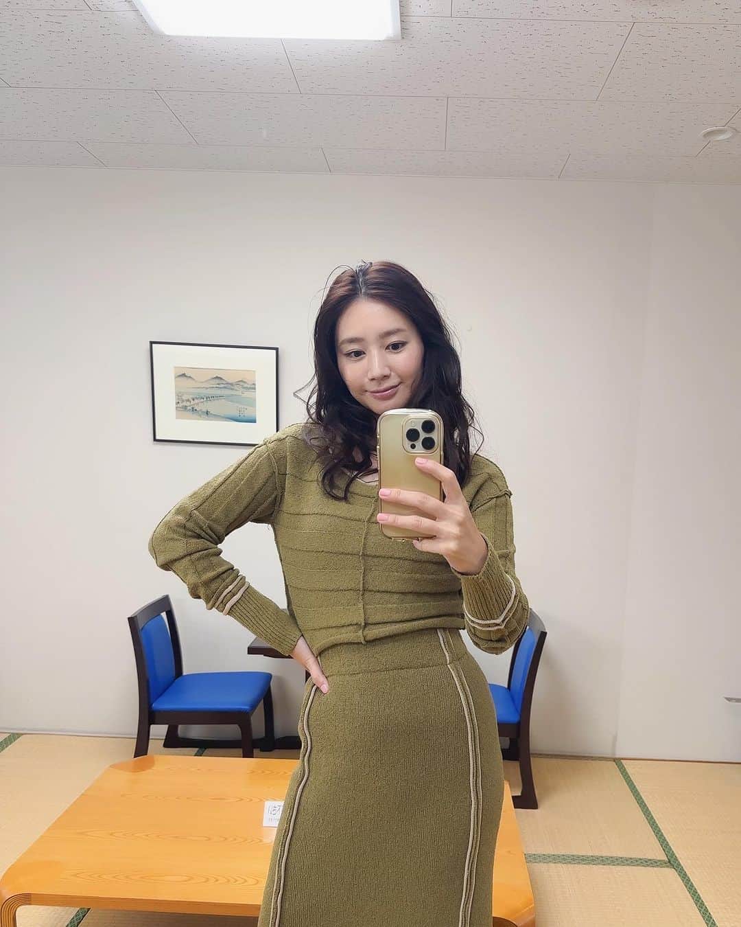 篠原真衣のインスタグラム：「日テレ新水10 10/18よる10時スタート コタツがない家に出演させていただきます。 私が演じる梨田絵麻は1話、2話と登場します。 なんと言っても個人的に楽しみにしていた作品なので参加できたことが純粋に嬉しくて！ 会話の掛け合いが楽しくあったかい気持ちになる作品です。 私も絵麻ちゃんを心から楽しんで来ました。 是非ご覧くださいー♡  #コタツがない家」