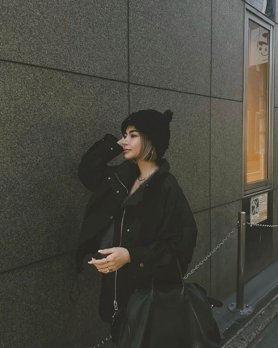 suzuka noseさんのインスタグラム写真 - (suzuka noseInstagram)「. jk @adametrope #adametrope  cap @basicks.jp #basicks bag @therow #therow  くまさん帽、ひなた界隈に絶大な人気🧸🤎  #のせ服 #ビーニー #マルゴー15  #ナイロンジャケット」10月11日 23時11分 - suzukatochimoto