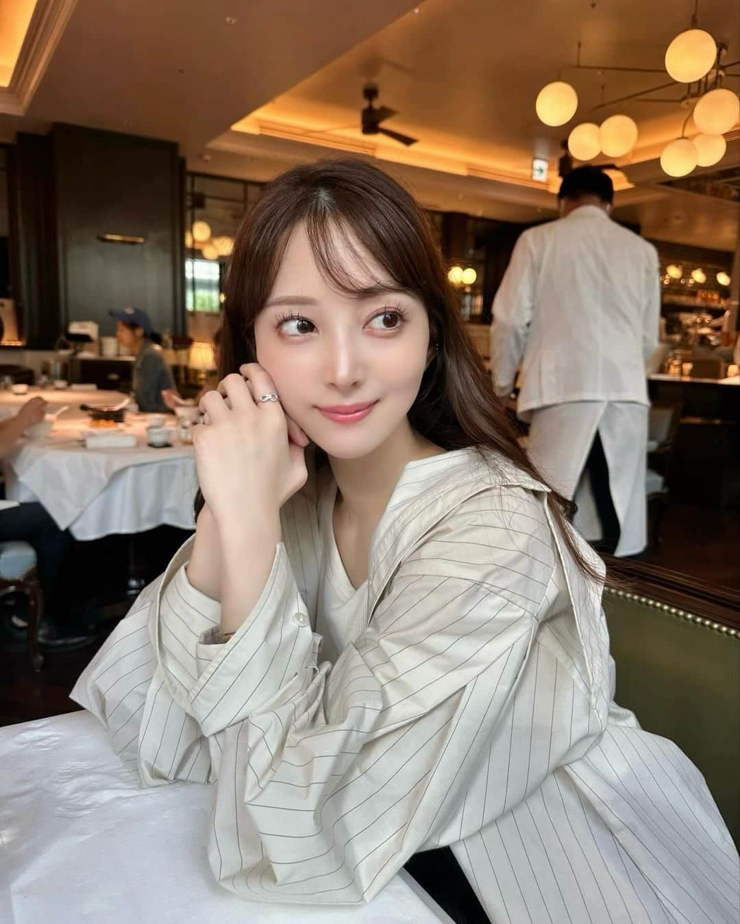 麻亜里のインスタグラム：「日比谷で中華ランチ♡ ヤウメイが美味しかった〜! 写真に載せているの全て、美味しかったよ🤤 また行きたい。 . #中華ランチ #日比谷ランチ #ヤウメイ #日比谷グルメ  #snidel #シャツコーデ」