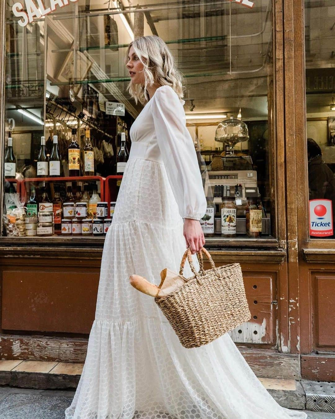 カイトアンドバタフライのインスタグラム：「Postcards from Paris ..The Ebony dress🍃made of ivory silk chiffon designed for the modern bohemian bride🍃for brides getting married at city hall, a country house or a beautiful green garden   #silkdresses #bride #madeinusa🇺🇸 #modernbride #robemariage #bespoke #married #parisbride」