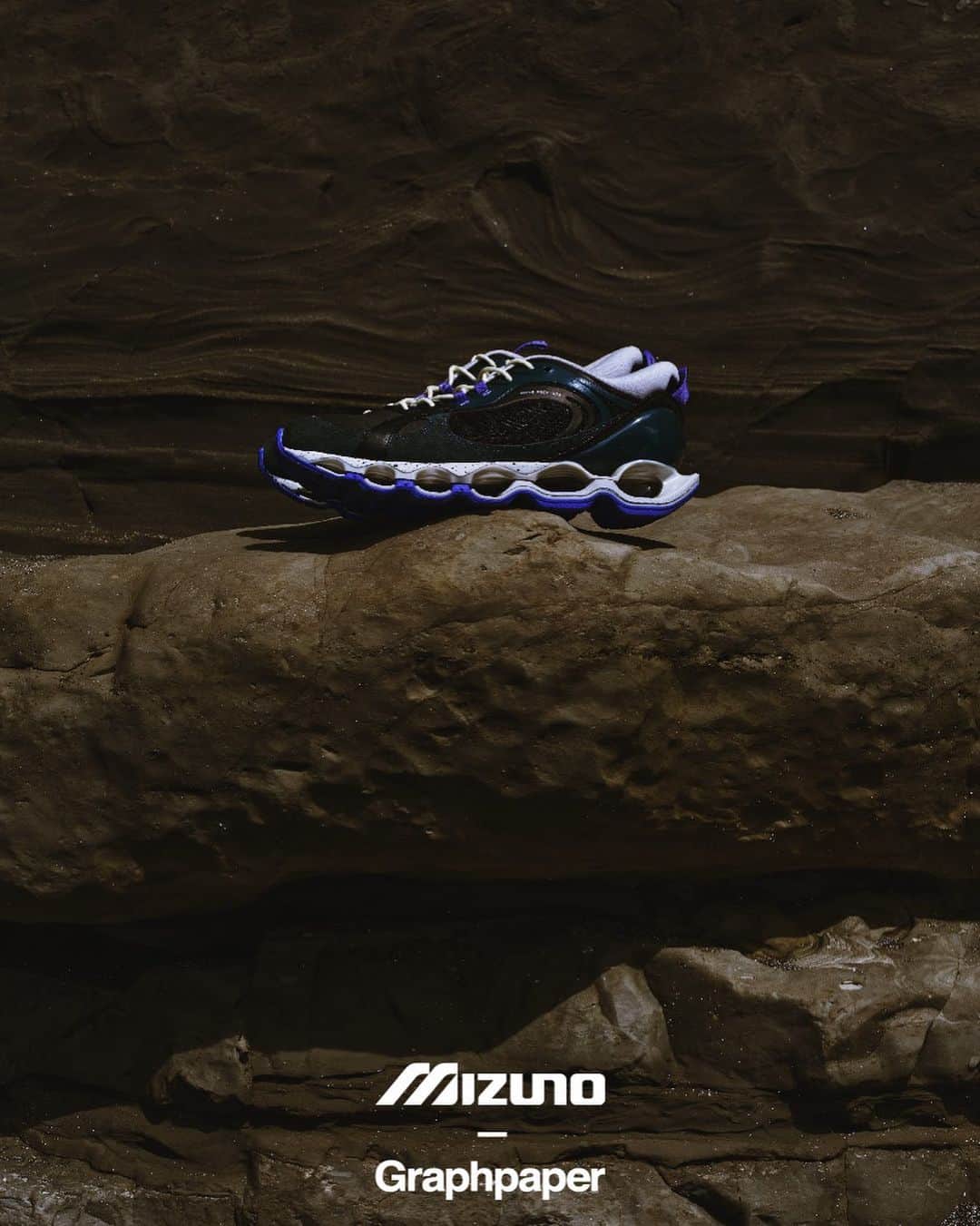 MIZUNO1906 Official Accountさんのインスタグラム写真 - (MIZUNO1906 Official AccountInstagram)「・ Mizuno for Graphpaper WAVE PROPHECY β2 Graphpaper   Coming soon...  #mizuno #mizunosportstyle #ミズノ #美津濃 #graghpaper #グラフペーパー」10月11日 23時40分 - mizuno_sportstyle_jp