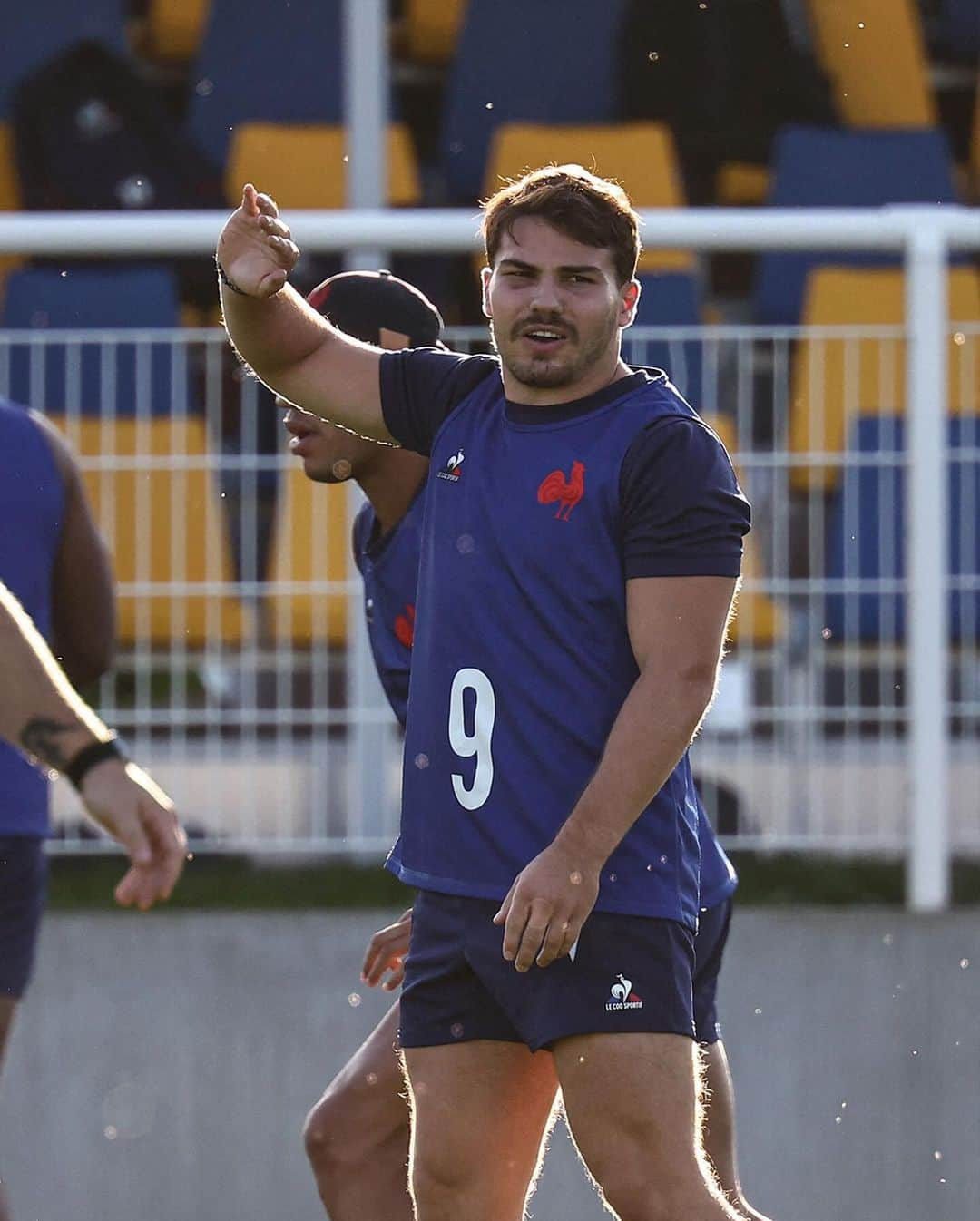 ワールドラグビーさんのインスタグラム写真 - (ワールドラグビーInstagram)「Look who it is 👀  #RWC2023 | #FRAvRSA | @francerugby」10月11日 23時46分 - worldrugby