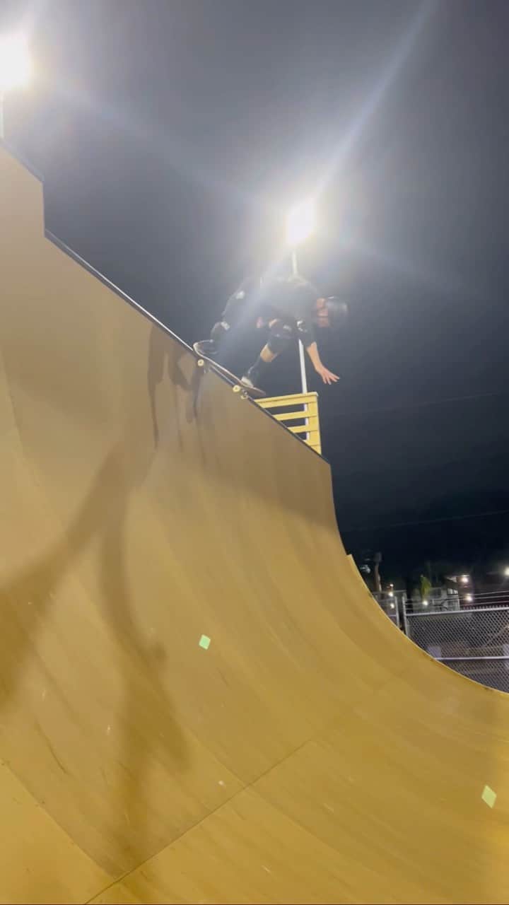 ジェイク・イラーディのインスタグラム：「Did my first back tail on vert last night😄 📲 @nickwallass  Thank you @mfrazier72 @buckylasek for helpin me on this one 👊🏼」