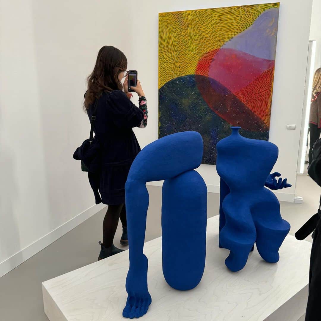 KAWSONEさんのインスタグラム写真 - (KAWSONEInstagram)「@juliachiang , Jesse Wine @themoderninstitute @friezeofficial」10月11日 23時51分 - kaws