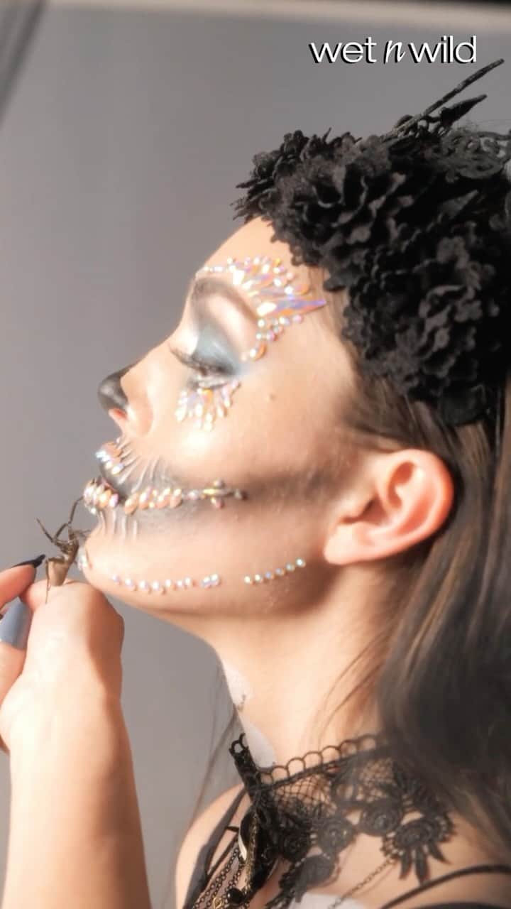 wet'n wild beautyのインスタグラム：「#BTS of our workshop...not for the faint of heart 🕷️  But definitely for the Cruelty Free at heart 😉 ⁠ ⁠ FM Now @Walmart @Amazon @cvspharmacy @ultabeauty and wetnwildbeauty.com 👻 #CrueltyFree #WNWSpookySeason」