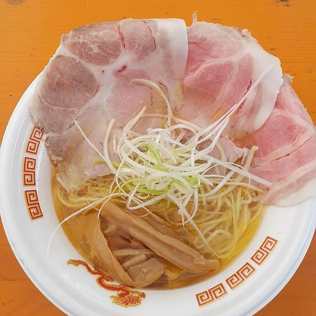 末野卓磨さんのインスタグラム写真 - (末野卓磨Instagram)「つけ麺博　日本ラーメン大百科  今回は何食頂けるかな。  魂麺さん　食べたことないストレート麺　くせになる食感。本店で食べてみたくなった。  大阪遠征で食べた麺LABO唯奏さん つけ博のも美味しかったですが、本店の濃厚鶏塩のが好きでした。店長さんは相変わらずの手際の良さ!!  #大つけ麺博　#日本ラーメン大百科　#つけ麺　#ラーメン #魂麺　#唯奏」10月12日 9時54分 - takuma_sueno