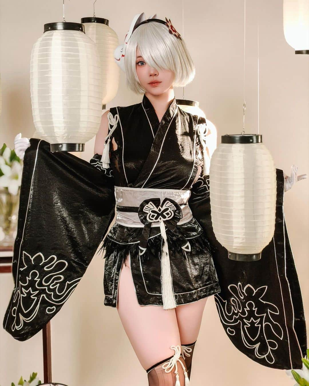 YingTzeのインスタグラム：「2B 🖤✨  The gacha costume that I do not own in Nikke 😭 ( But I can wear it in real lifeeeeeeeee ✨)  #nierautomata #nikke #2bcosplay」