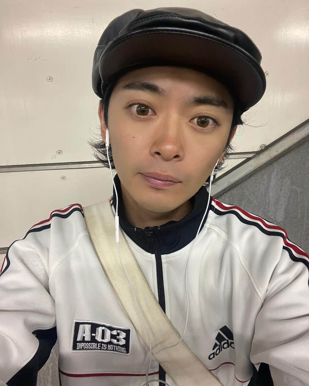 渕野右登さんのインスタグラム写真 - (渕野右登Instagram)「当時小学生の時に大きめに着てた  #今ではちょうどいい #去年帰省したときに実家にあった」10月12日 10時36分 - yutofuchino_official