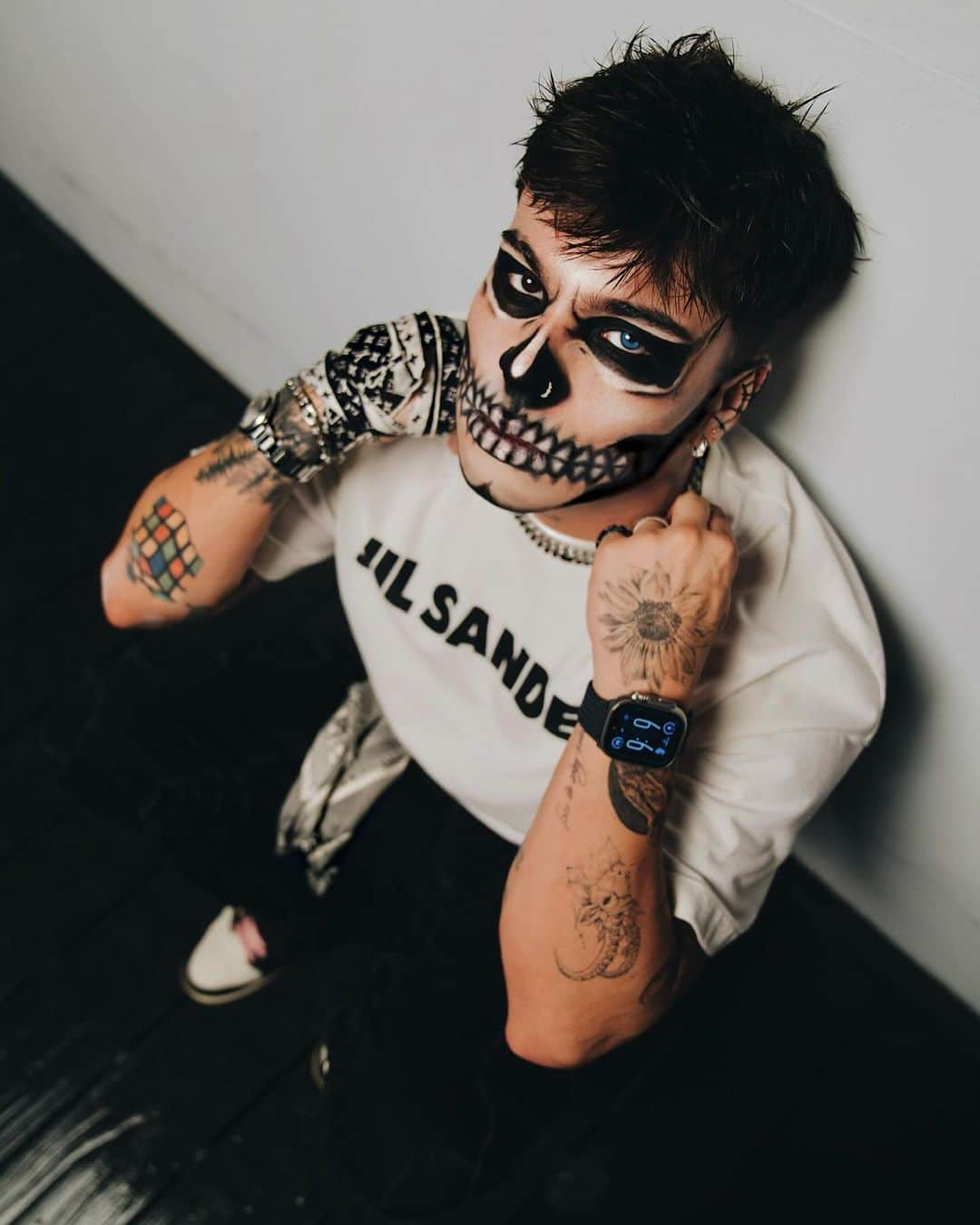 Sebastián Villalobosのインスタグラム：「💀☠️ "Los monstruos y los fantasmas son reales. Viven dentro de nosotros. Y, a veces, ganan" 💀☠️」