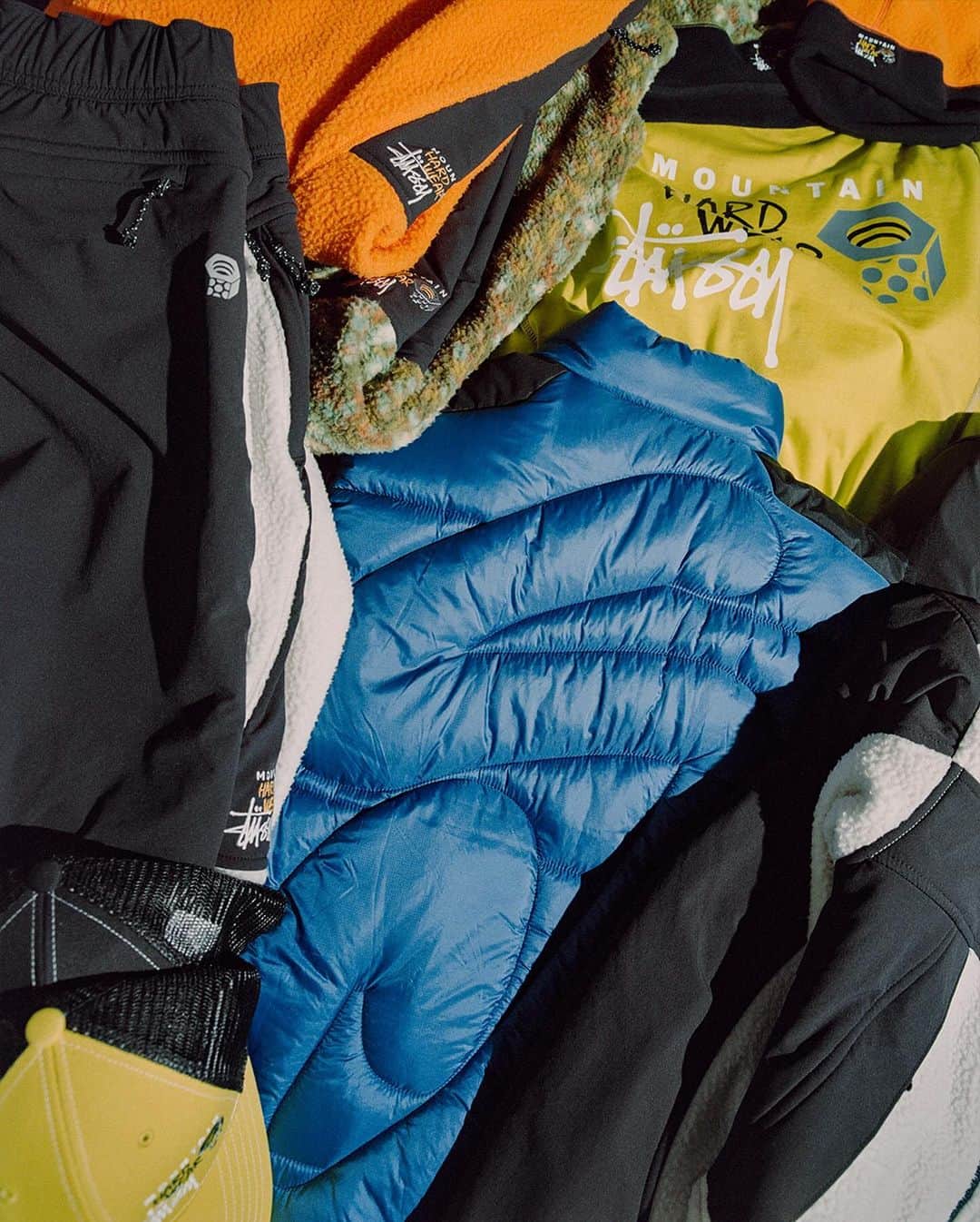 Stüssyさんのインスタグラム写真 - (StüssyInstagram)「Stüssy & Mountain Hardwear…  available worldwide at select chapter stores and stussy.com on Friday, October 13th at 10am」10月12日 1時59分 - stussy
