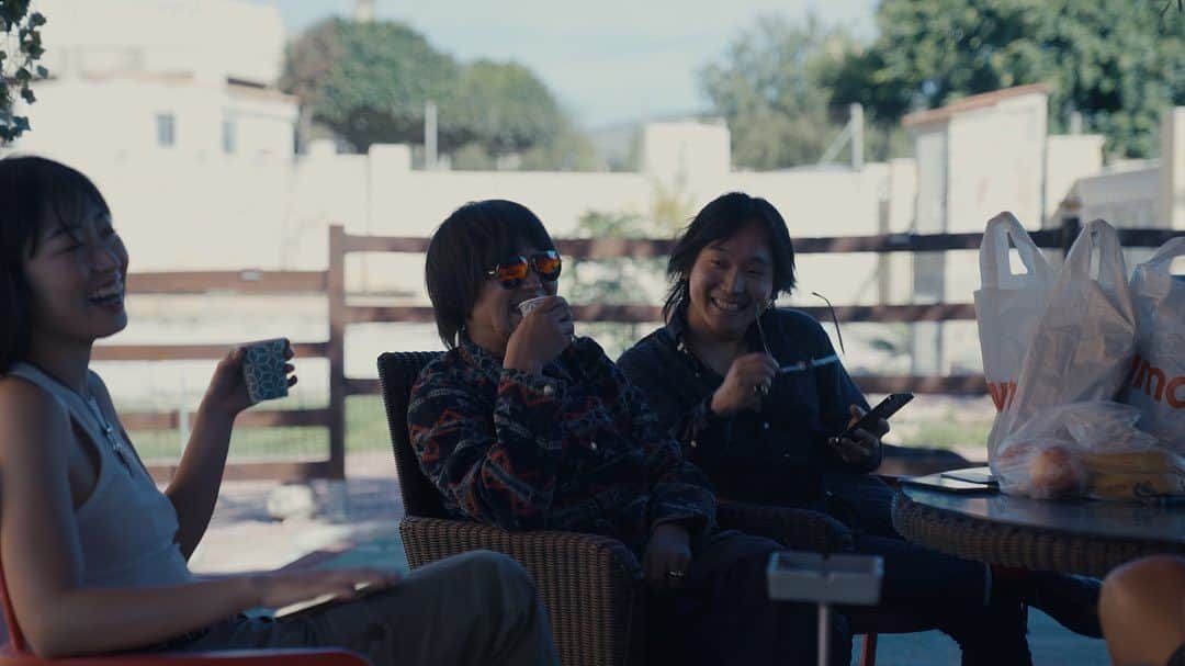 中里亜美のインスタグラム：「LET'S MAKE A HISTORY AGAIN😎😎🖤 . .  #Repost @yoshitsugu_takeuchi with @use.repost ・・・ @sahajiofficial Documentary film in Spain🎥🇪🇸 Production by DoBOON lnc. @shotaro_sahaji @youshirou_sahaji_nishida @nickbrine @orbita_sonora_studio @__ami__go__  @flipfloprecords  #documentaryfilm #recording #spain #musician #movie #bts  🎥 @yoshitsugu_takeuchi」