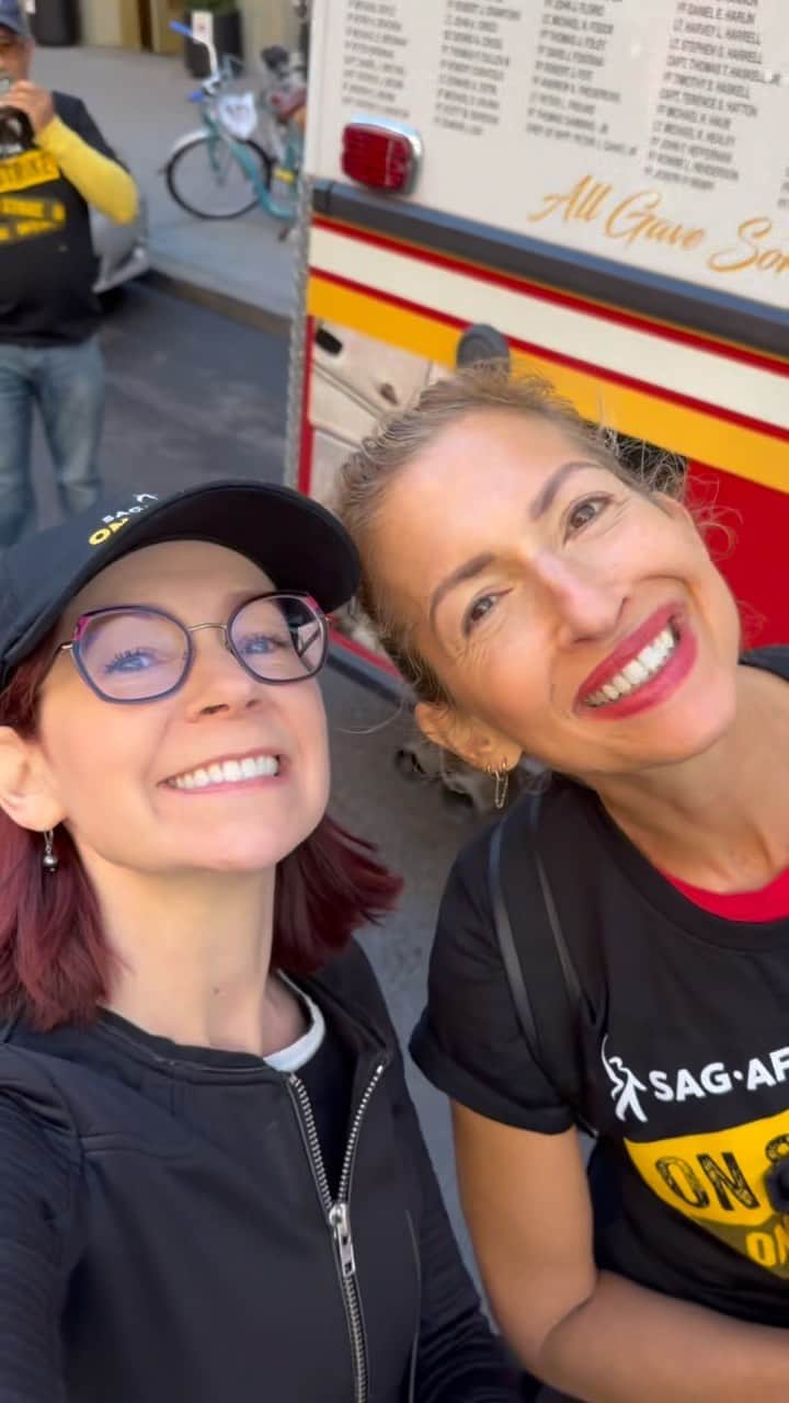 キャリー・プレストンのインスタグラム：「Memorial dedication to the victims and legacy of the 1911 Triangle Shirtwaist Factory fire #solidarity #NYFD #workersunite #sagaftrastrong #sagaftraunite #riseup」