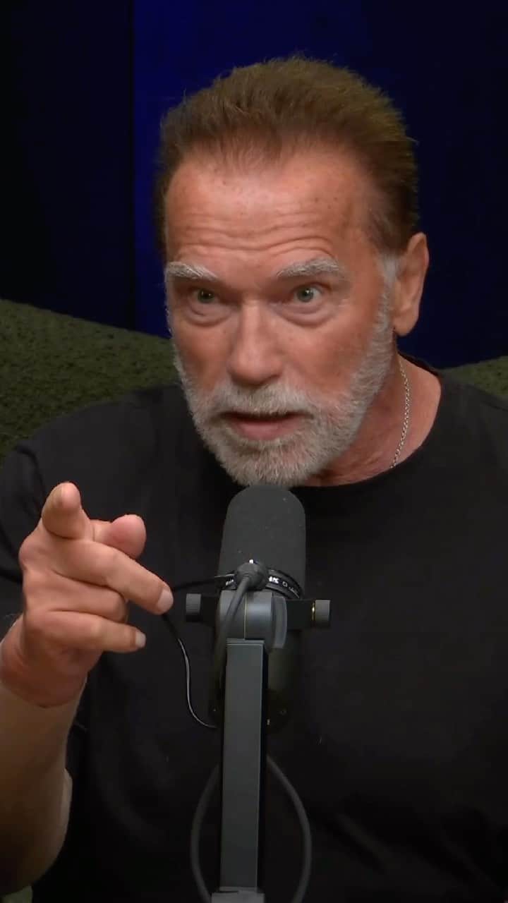 アーノルド・シュワルツェネッガーのインスタグラム：「Arnold Schwarzenegger and Conan talk about the “Hans and Franz” movie #CONAF」