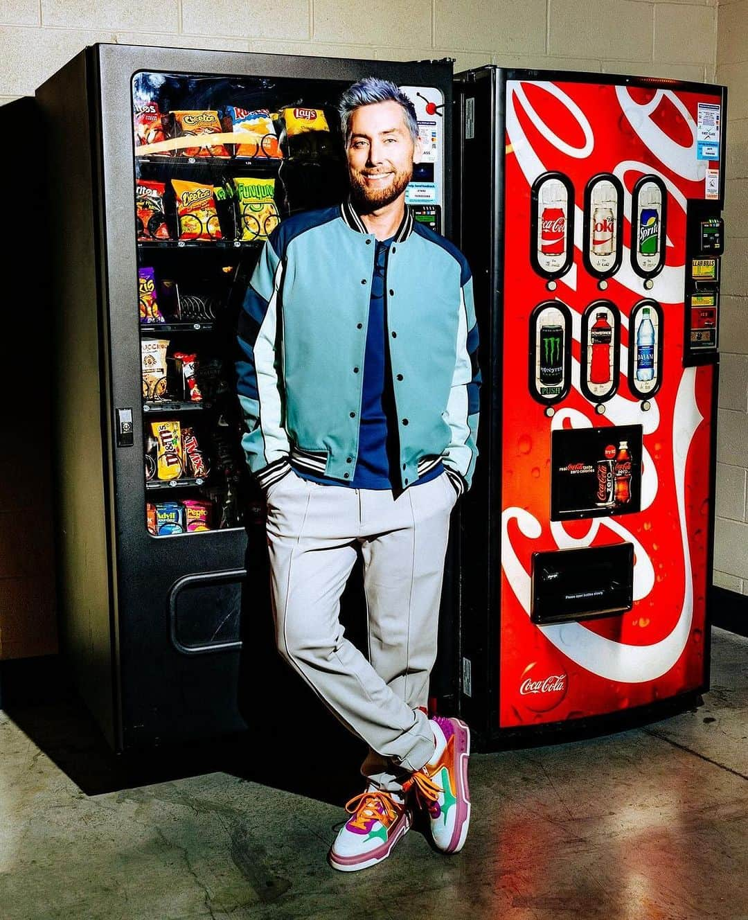 ランス・バスさんのインスタグラム写真 - (ランス・バスInstagram)「Snack?? Salty or sweet?? 📸: @poonehghana」10月12日 2時35分 - lancebass