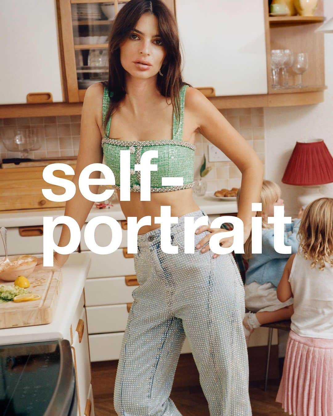 SELF PORTRAITさんのインスタグラム写真 - (SELF PORTRAITInstagram)「AT HOME, WITH SELF-PORTRAIT  Visual artist Nick Waplington shoots self-portrait's new campaign in his renowned style. The series captures scenes inspired by dressing up for any and every occasion and features designs from self-portrait's ready to wear and kids collections.  Emily with Ella, India, Caspian and Henry  Creative Direction: @mrselfportrait  Photographer: @nickwaplington  Stylist: @emimikareh  Hair: @shonju  Makeup: @lauren.parsons  Art Direction: #ChristopherSimmonds」10月12日 16時30分 - mrselfportrait