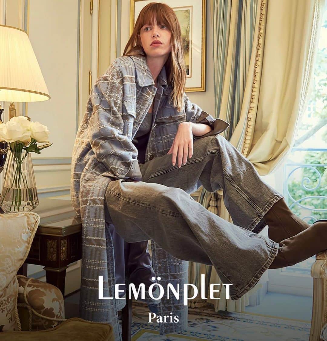 Official lemönplet Instagramのインスタグラム：「EVERYDAY ESSENTIALS For this autumn and winter, Lemönplet introduces everyday essentials pursuing the chic beauty that naturally exudes from the elegant styling of Parisienne. From outers to tops and skirts, our pieces are classy and confident at the same time relaxed and comfortable. With neutral tones and classic shades, our timeless pieces are easy to mix and match. Discover Lemönplet's everyday essentials that will add a touch of sophistication to your overall style.  #LemonpletParis #Lemonplet #Paris #lemonplet_women #lemonplet_parisiennecollection」
