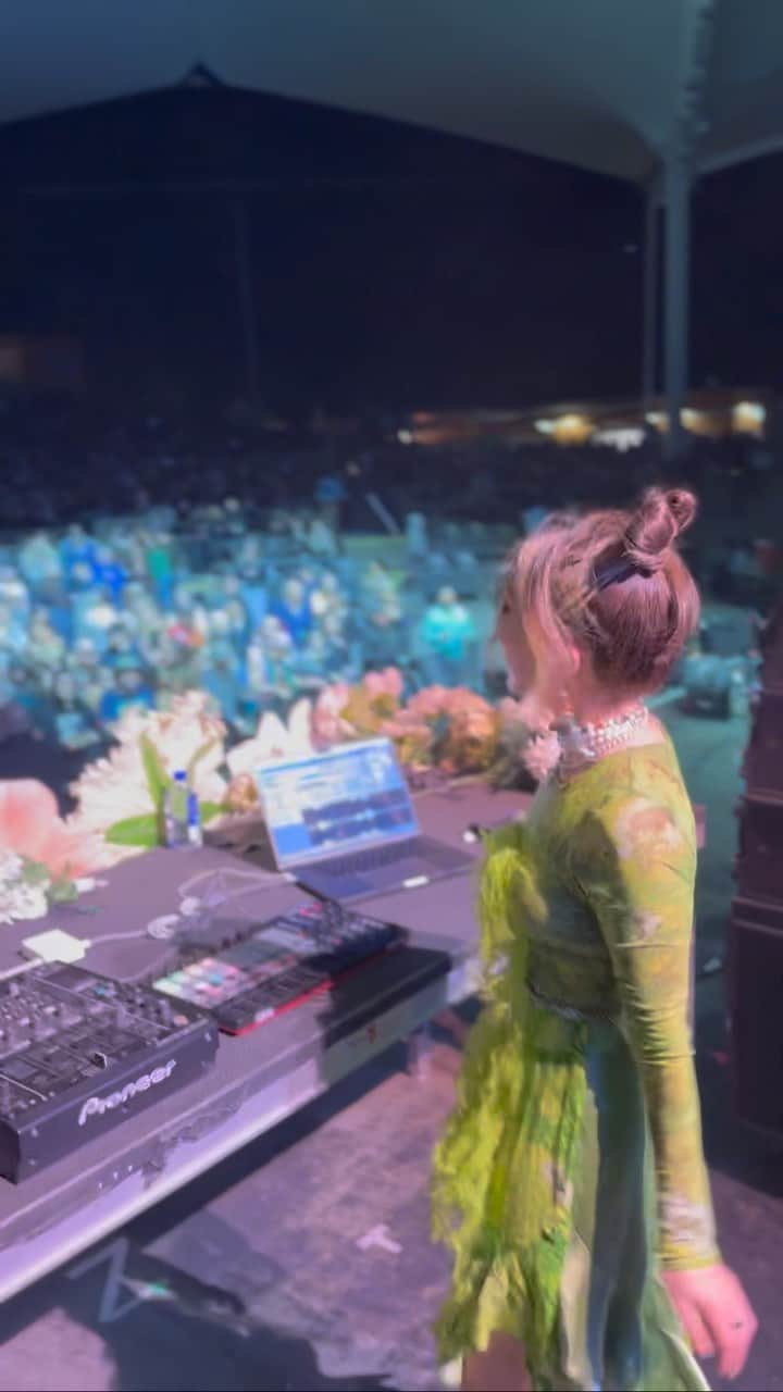 TOKiMONSTAのインスタグラム：「My first time playing in Arkansas and I was rly blown away by the nrg…. and the wind. Def need to rethink wearing a dress while performing. 💨 💃」