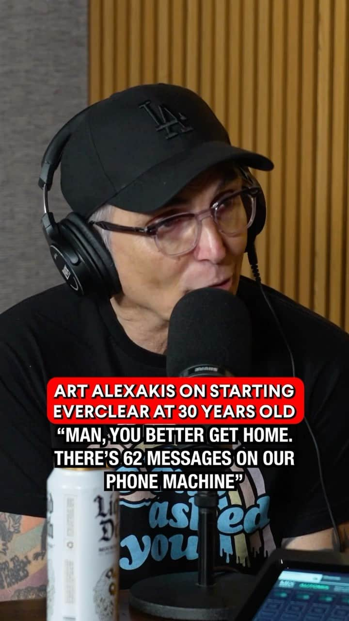 scottlippsのインスタグラム：「“I go, “Hey, what’s going on?” He goes, “Yeah, you’re in that band Evergreen, right?” And I go, “Yeah, whatever. Yeah, Evergreen.””  Art Alexakis’ last effort to start a band came at the ancient age of 30, but he made it happen. Who’s Evergreen now?  Listen to the full @scottlipps @lippsservicepod episode with the @everclear leader at the @spinmag link in bio.  @mackiegear #mackie」