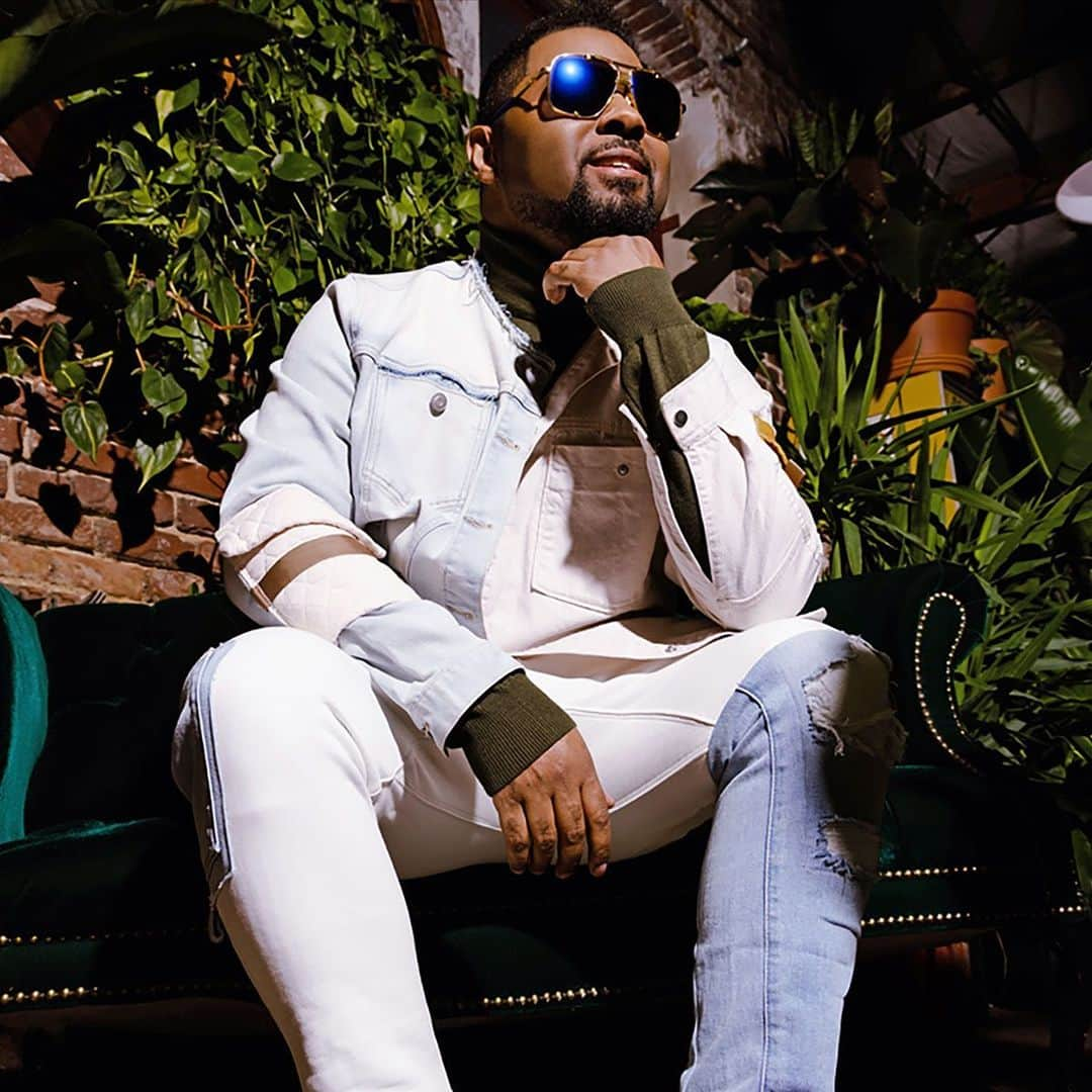 ミュージック・ソウルチャイルドのインスタグラム：「Only 2️⃣ days left until @musiqsoulchild comes to the @citynationalgroveofanaheim! Get your tickets at the link in our bio for a night of soulful R&B, and we'll see you on Friday.」