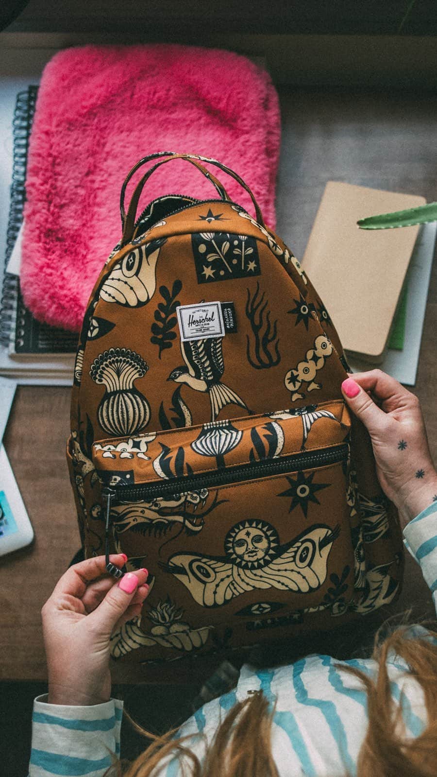 ハーシェルのインスタグラム：「Introducing Brieanne Mikuska for Herschel Supply.  ⁠ ⁠ #NovaArtProject #BrieanneMikuska」