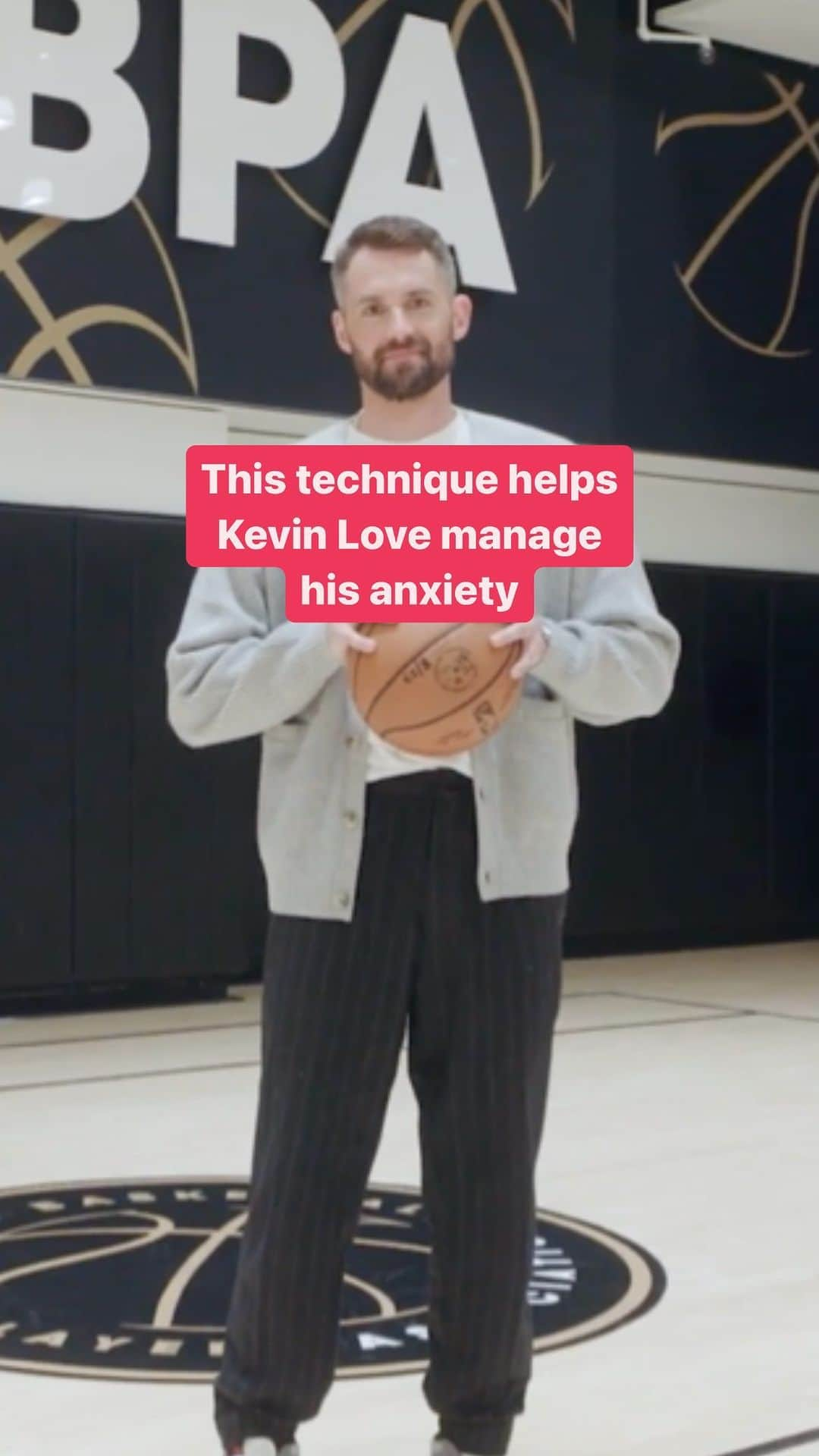 ケビン・ラブのインスタグラム：「This technique helps @nba all-star @kevinlove manage his anxiety on and off the court:  Breathwork.  “I don’t think most people breathe right. I certainly don’t. I forget to exhale.”  Love changed the way he approached his mental health after experiencing a panic attack in the middle of an NBA game in 2017.  Click the link in bio to learn more about the techniques @kevinlove uses to stay mentally healthy.  To support Kevin’s mental health non-profit, the @KevinLoveFund, which developed and offers a free SEL curriculum for middle and high schools, please visit: http://www.KevinLoveFund.org   #miamiheat #kevinlove #nba #basketball」