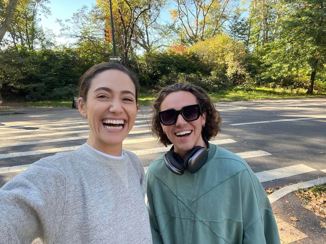 エミー・ロッサムのインスタグラム：「This brings me so much joy.」