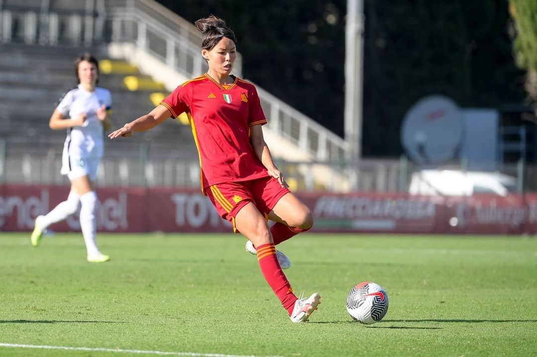 熊谷紗希のインスタグラム：「1st Leg☑️ Focus on the next🔥👊🏻 やっぱりチャンピオンズリーグは私にとって特別な場所⚽️ またこの舞台で闘うために💪🏻 @wchampionsleague   連戦なので、また次に向けていい準備を👍🏻 #uwcl #感謝」