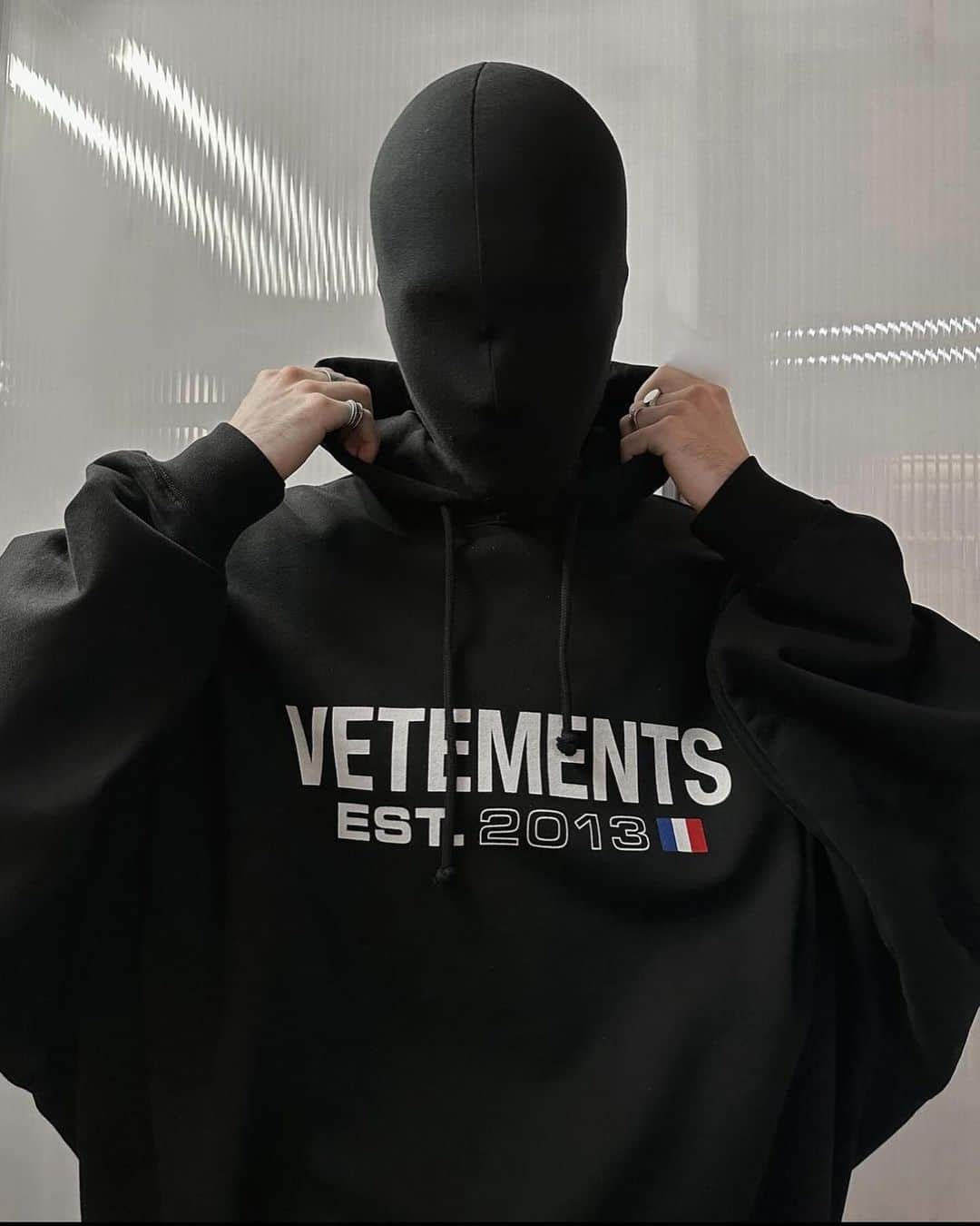 ヴェトモンさんのインスタグラム写真 - (ヴェトモンInstagram)「MASKED www.vetements.com」10月12日 4時25分 - vetements_official