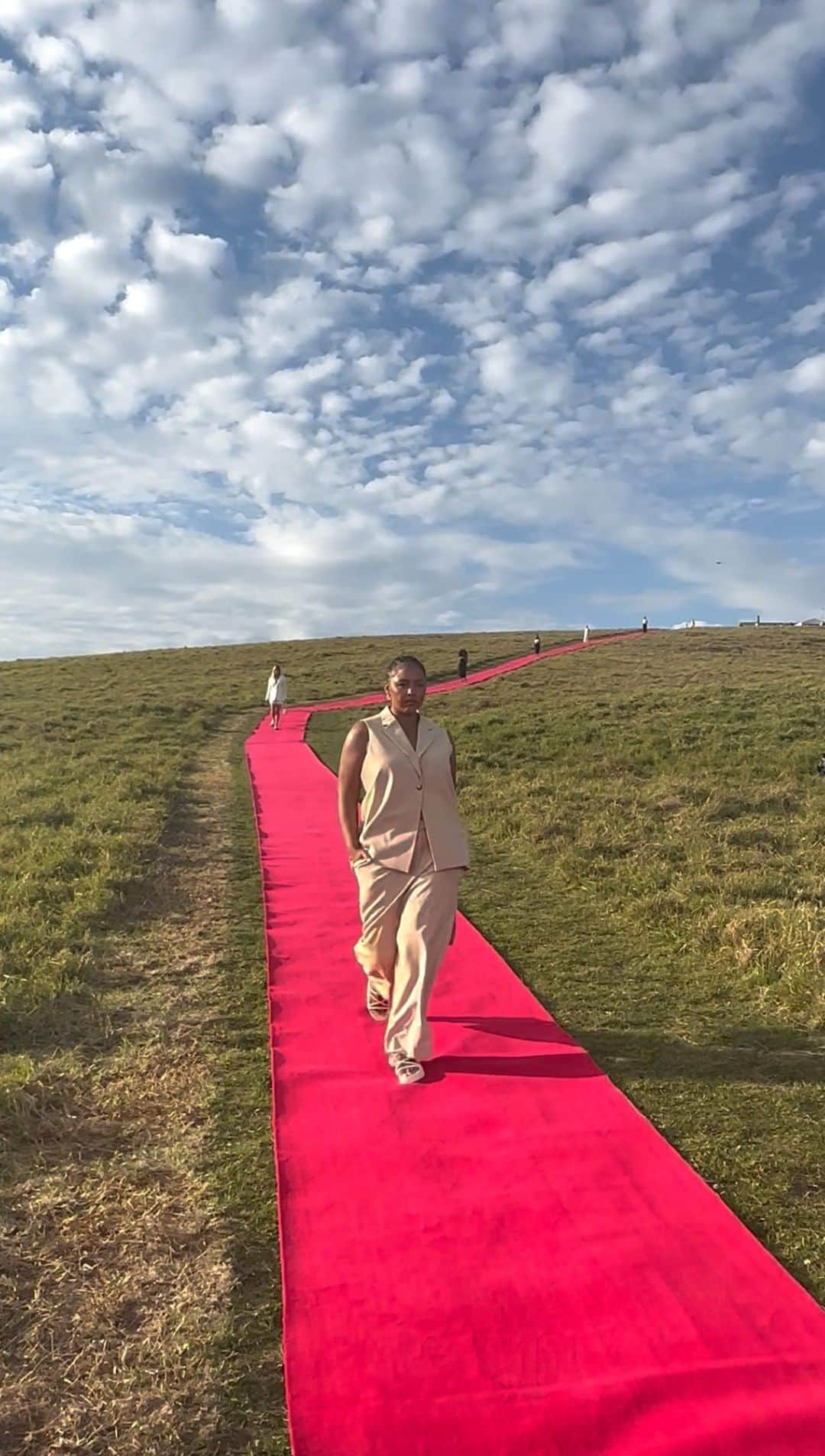 Target Australiaのインスタグラム：「@parismajeks in the viral Preview Blazer Vest & Wide Leg Pants in beige ✨  Available online and in store.  🔎 The runway edit or product names to shop」