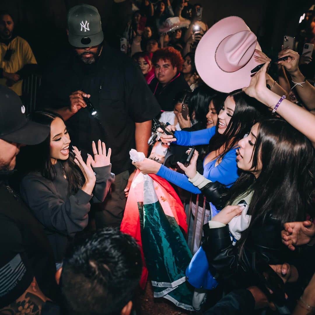 ベッキーGさんのインスタグラム写真 - (ベッキーGInstagram)「Night 1 and 2 in the Bay Area was amazing thanks to you guys. ✨🫶🏽」10月12日 4時39分 - iambeckyg
