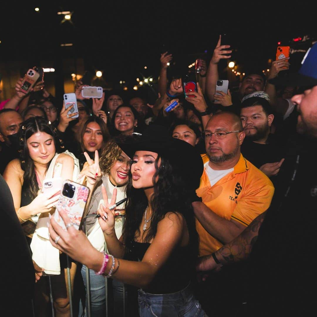 ベッキーGさんのインスタグラム写真 - (ベッキーGInstagram)「Night 1 and 2 in the Bay Area was amazing thanks to you guys. ✨🫶🏽」10月12日 4時39分 - iambeckyg