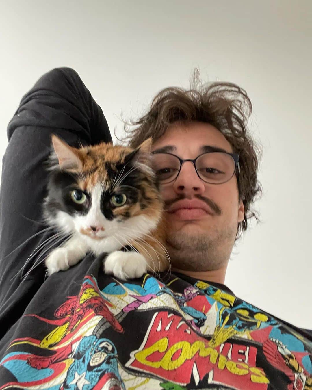 ジョーイ・ブラッグのインスタグラム：「Back to our regularly scheduled BRO-gramming.」