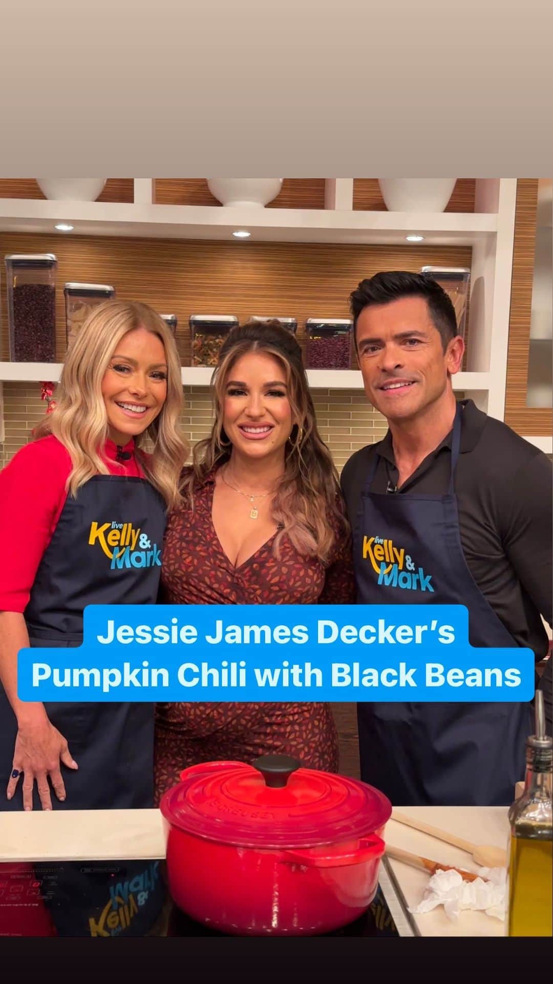 のインスタグラム：「@JessieJamesDecker’s Pumpkin Chili with Black Beans」