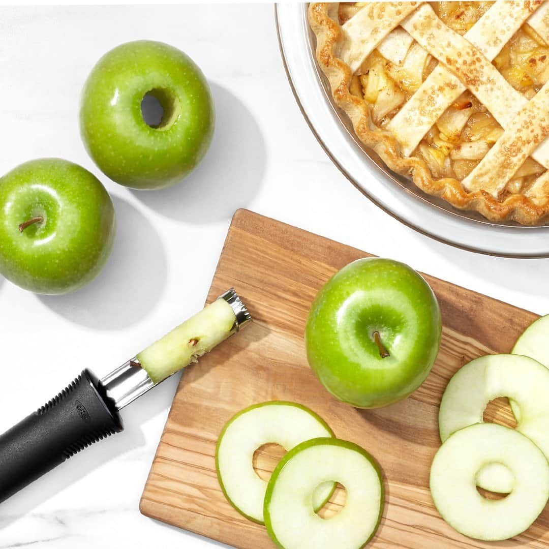 OXOのインスタグラム：「OXO has all of the tools you need to make your seasonal pie-making easy as pie. 🥧😉」
