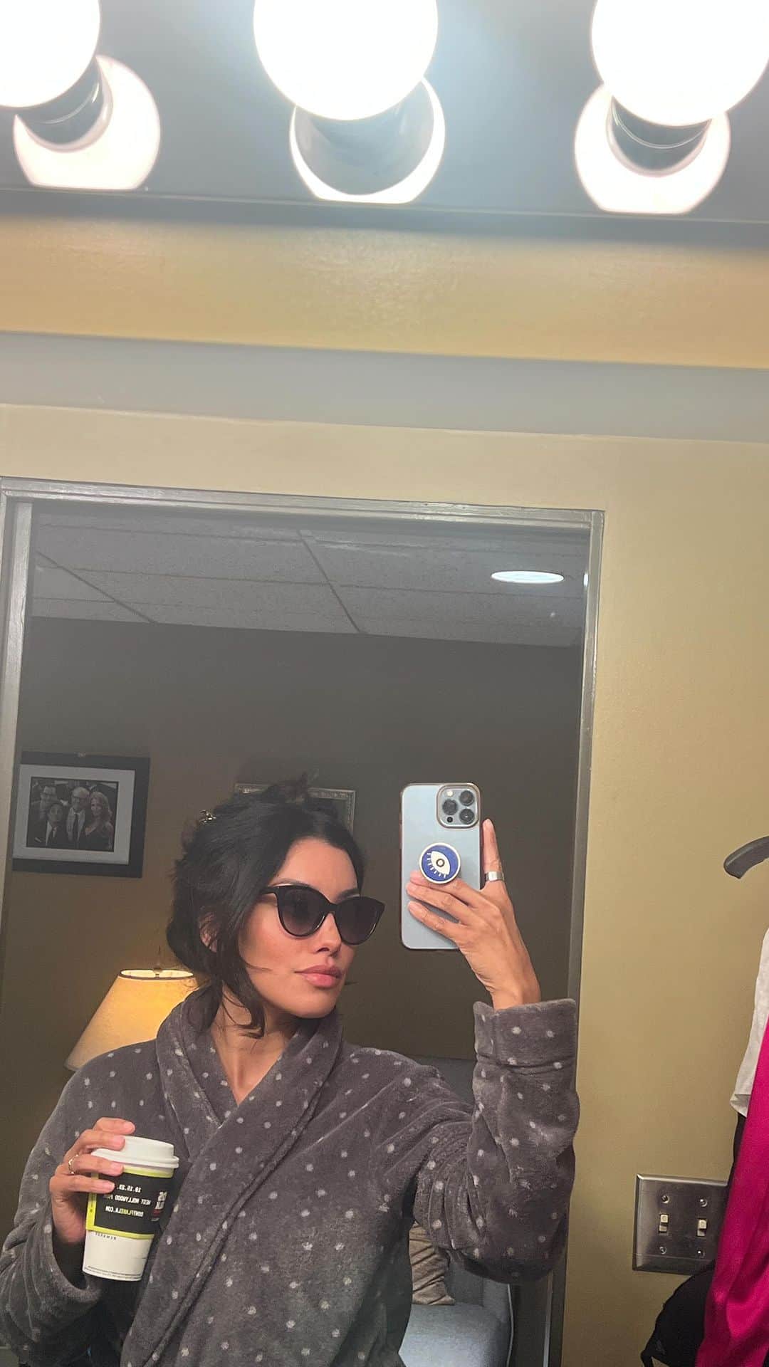 ゼリカ・シルバーのインスタグラム：「I swear I was a rapper in another life」
