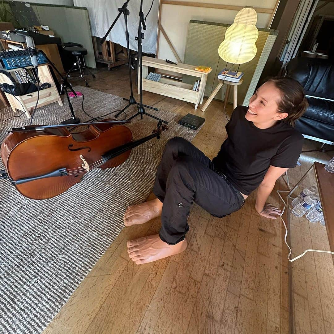 ケイリン・ルッソのインスタグラム：「Studio day yesterday 🏎️ 💕」