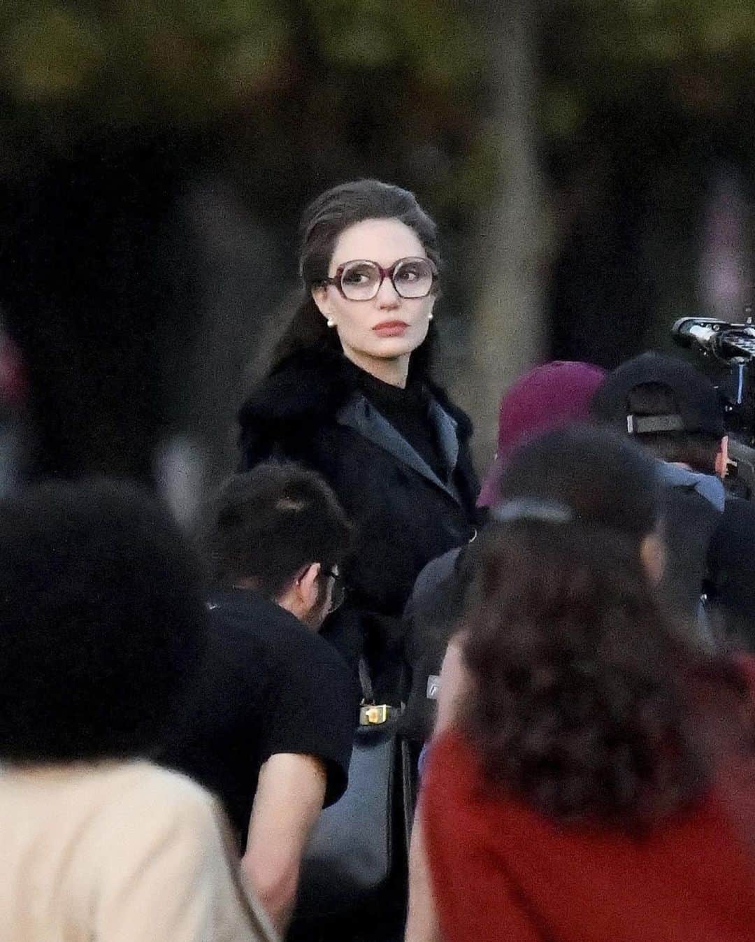 Just Jaredさんのインスタグラム写真 - (Just JaredInstagram)「Angelina Jolie was spotted working on her upcoming movie "Maria" and her son Pax was seen working on set too. Lots more photos on JustJared.com! #AngelinaJolie #PaxJoliePitt Photos: Backgrid」10月12日 5時41分 - justjared