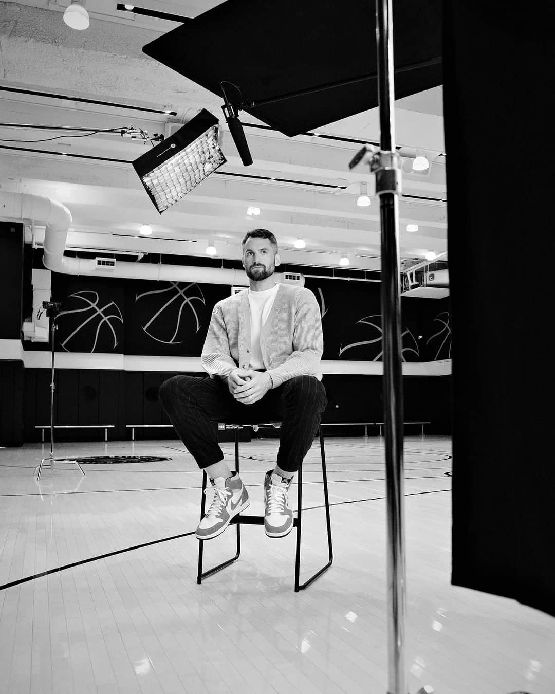 ケビン・ラブさんのインスタグラム写真 - (ケビン・ラブInstagram)「@kevinlove stopped by NBPA HQ for a @linkedinnews Catalyst interview, where he openly discussed his struggles with his mental health and shared valuable techniques he uses for maintaining mental well-being. Watch the full interview at the link in our bio.」10月12日 6時28分 - kevinlove