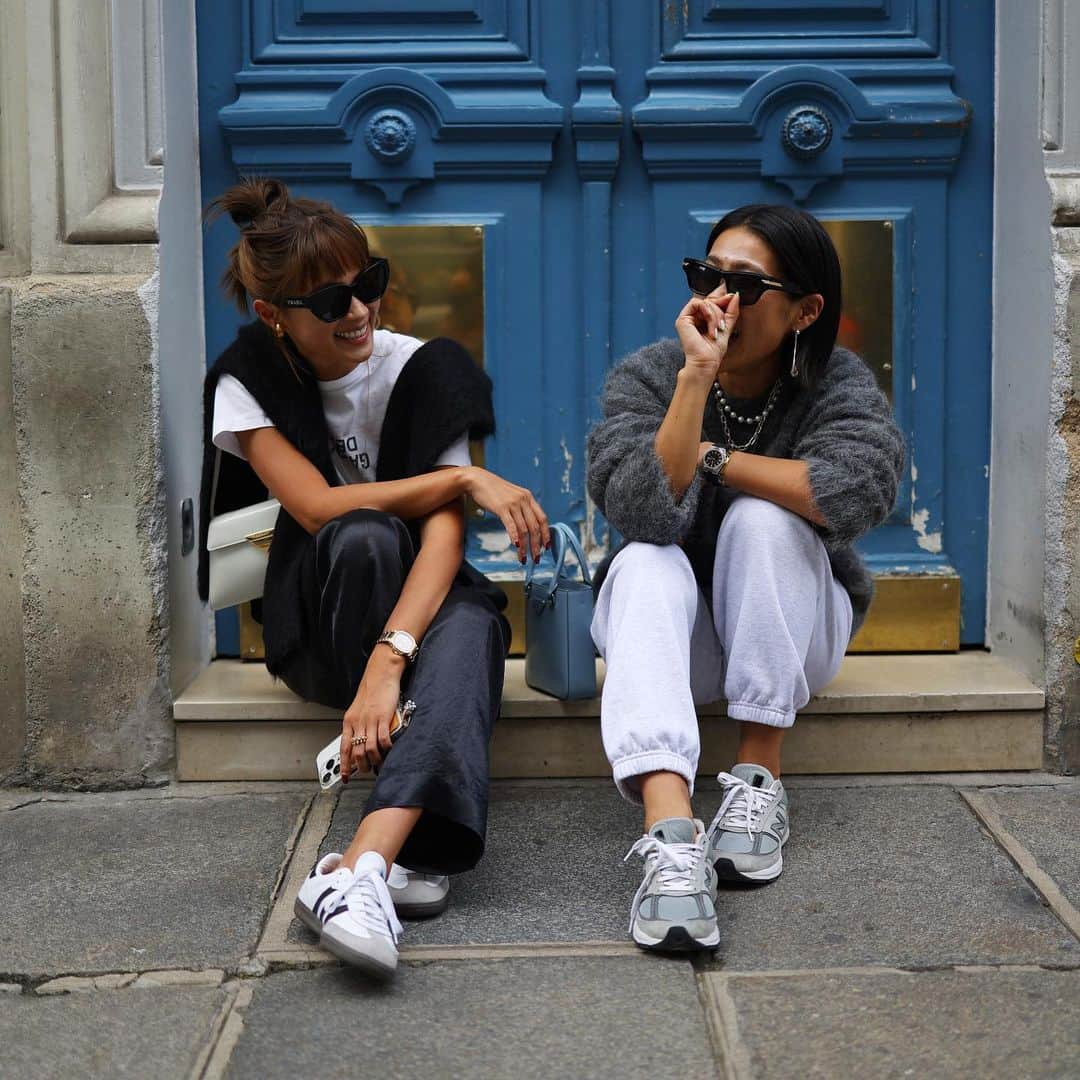 のインスタグラム：「. 昨日の事前来店予約の受付にたくさんのご予約を誠にありがとうございました😭❤️✨ 開始早々に24枠全て埋まりました！🈵 それだけのお客様に楽しみにしていただいているのかと思うと、感無量です...🥲✨ . ご来店いただくお客様、皆様に楽しんでいただけますよう私を含めスタッフ一同おもてなしさせていただきますので ワクワクしながらご来店いただけましたらと思います！❤️ . . たくさんのご予約 ほんとにほんとにありがとうございます😭❤️ . 只今キャンセル待ちのお申し込みは承っておりますので、そちらもご利用下さいませ🙏 . ご質問などありましたら、コメント欄にお願い致します📝 (ストーリーでの質問を募集した答えも随時UPしていきます🙏たくさんのご質問誠にありがとうございました😭) . .」