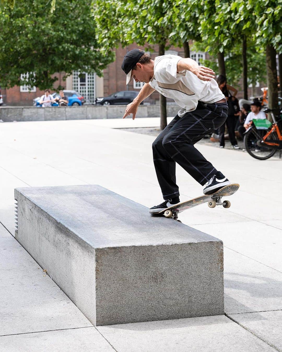 Nike Skateboardingのインスタグラム：「Ledge pinch. No leg pinch.  @karstenkleppan in the Nike SB Double-Knee Pant.  Get yours through our IG Shop, nike.com, and select skate shops.  📸 @thefluff」
