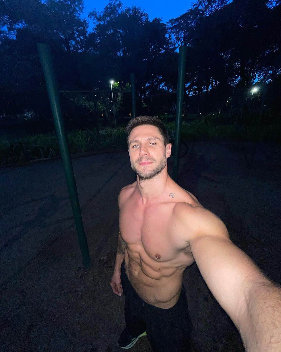 Jonas Sulzbachのインスタグラム：「Últimos dias 🤍」