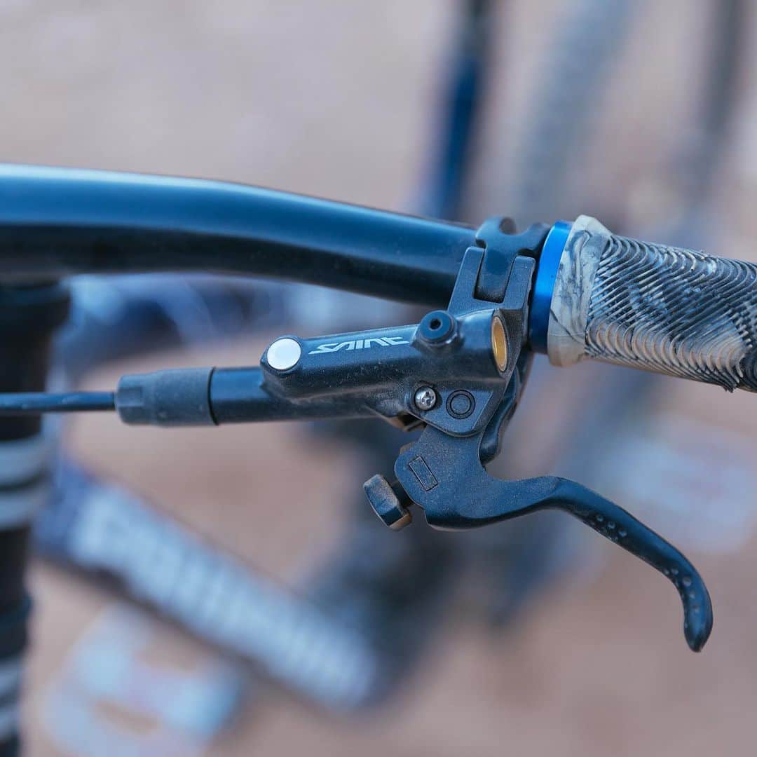 Shimanoさんのインスタグラム写真 - (ShimanoInstagram)「🚵‍♂️ Thrills, skills, and top-tier tech! The Red Bull Rampage is in full swing, and our @rideshimano athletes are getting things ready to push the boundaries on the most challenging terrain. Take a peek at the incredible machines they trust:  🔧 Bike 1: @jaxsonriddle ’s 1990 @jeremymcgrath @kawasakiusa Motocross inspired custom painted @transitionbikes is equipped with SHIMANO SAINT ready to take on the gnarliest lines.  🔧 Bike 2: @kurtsorge 's @evilbicycles rig also features a special Rampage custom paint job and the precision of SHIMANO SAINT brakes, delivering unmatched stopping power for ultimate control.  🔧 Bike 3: @djshreda @nukeproofbikes Dissent is also custom painted with several special touches, sports SHIMANO SAINT brakes and drivetrain and 27.5 wheels for agility in these high-stakes descents.  🔧 Bike 4: @carsonstorch ’s custom painted @propain_bicycles outfitted with full SHIMANO SAINT.  🔧 Bike 5: @thomasgenon will be celebrating his 10th year of Rampage on this custom painted @canyon with full SHIMANO SAINT.  🔧 Bike 6: @tvansteenbergen returns to Rampage on his trusty @hypermtb with full SHIMANO SAINT.  Massive shoutout to our dedicated athletes for showcasing what's possible on the Red Bull Rampage stage. Let the dirt fly and the stoke rise! 🚀🔥 #ShimanoMTB #ShimanoAtRampage #Rampage2023」10月12日 8時07分 - rideshimano