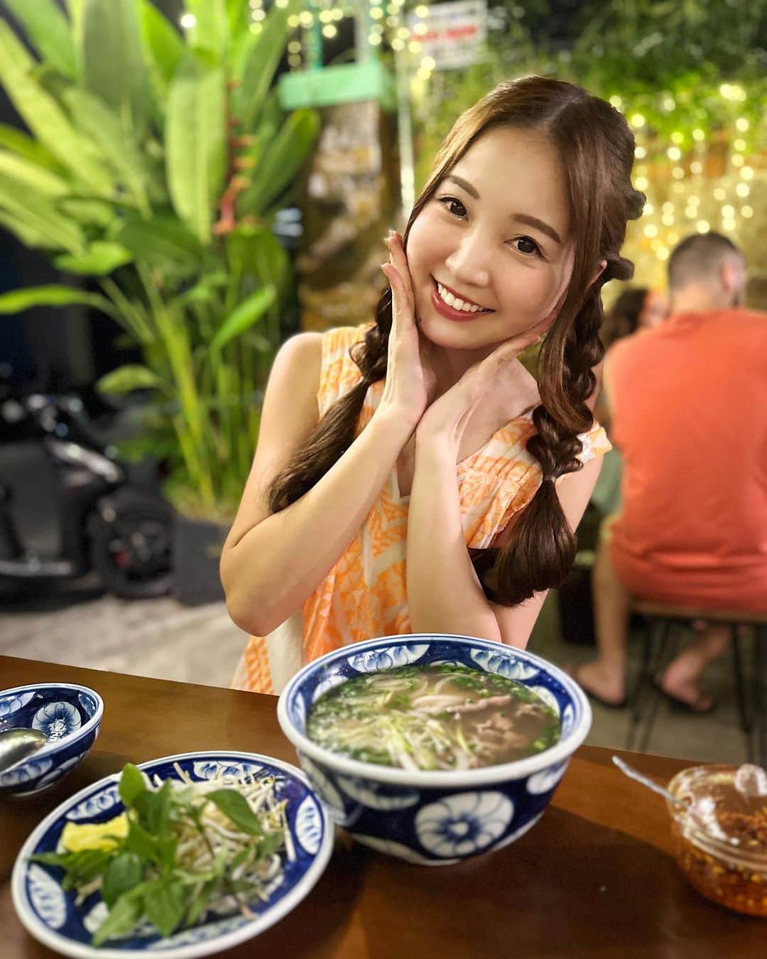 ももせゆきのインスタグラム：「Vietnam🇻🇳Food🍽 location📍Danang ベトナム料理が大好きな私にとってはベトナム旅行が天国😋 ベトナム旅行中毎日色んなお店のフォー食べたけど、どこのお店のフォーも美味しくて幸せすぎた🫶 特にダナンにある【Thìa Gỗ Restaurant Da Nang】がおすすめすぎるのでダナンに行く時はぜひ行って見てほしいです🇻🇳 ・ ・ iPhoneポトレ輪郭強調モードで撮影 🏷 #vietnamtravel #vietnam #vietnamfood  #ベトナム旅行 #ベトナム#ベトナム観光  #ダナン #danangfood #đànẵng  #danang #visitvietnam #ベトナム料理  #travelphotography  #instavietnam  #explorevietnam  #vietnamairlines  #hoianancienttown #hộian  #海外旅行 #海外旅行好きな人と繋がりたい  #genic_mag #retrip_global   #カメラ女子 #カメラ好きな人と繋がりたい  #ファインダー越しの私の世界  #女子旅 #タビジョ#discovervietnam」