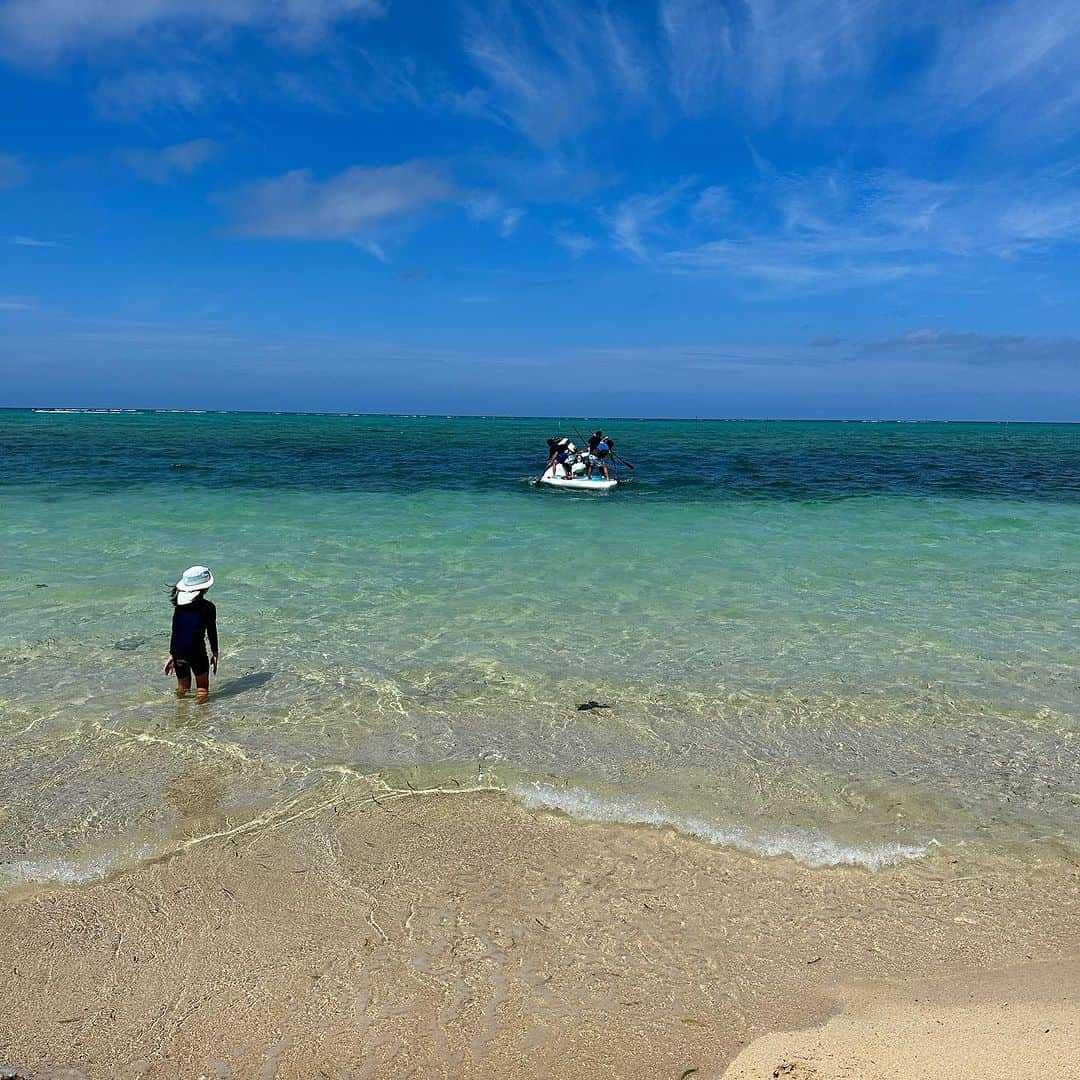 田中律子さんのインスタグラム写真 - (田中律子Instagram)「10/21.22 『CHURAUMI  SUP RUN byプロラボ琉球』🏄　@estheprolabo_official  @estheprolabo_okinawa   オリオンECO美らSUNビーチにて開催しますよーー🌞  17日まで参加申込みできます‼️私のプロフィールから、デジエントリーにとべます🤙🏼  22日私のサップヨガレッスンもまだ少し空き🈳がありまーす🏄 SUP RUNレースも参加できまーす🏄🏃‍♀️  イベント内容 10月21日（土） 子供たちは参加費無料 ○BIG SUPレース ○無料SUP体験 ○珊瑚トークショー ○ビーチクリーン  22日（日） ○SUPRUN  ○キッズSUPRUN ○タンデムSUPRUN ○SUPYOGA 20名 ○サンダル飛ばし大会  日曜日はフラショー🌺や5thelements @5th_elements_official  のお2人のライブもあるよ🎤  両日ワークショップやフードトラックも多数出店します‼️みんな会場に遊びに来てねー🌞🌈🌴  #churaumisuprun  #sup #estheprolabo  #エステプロラボ #okinawa  #美らsunビーチ  #bigsup  #bravo」10月12日 8時57分 - ri2kotanaka