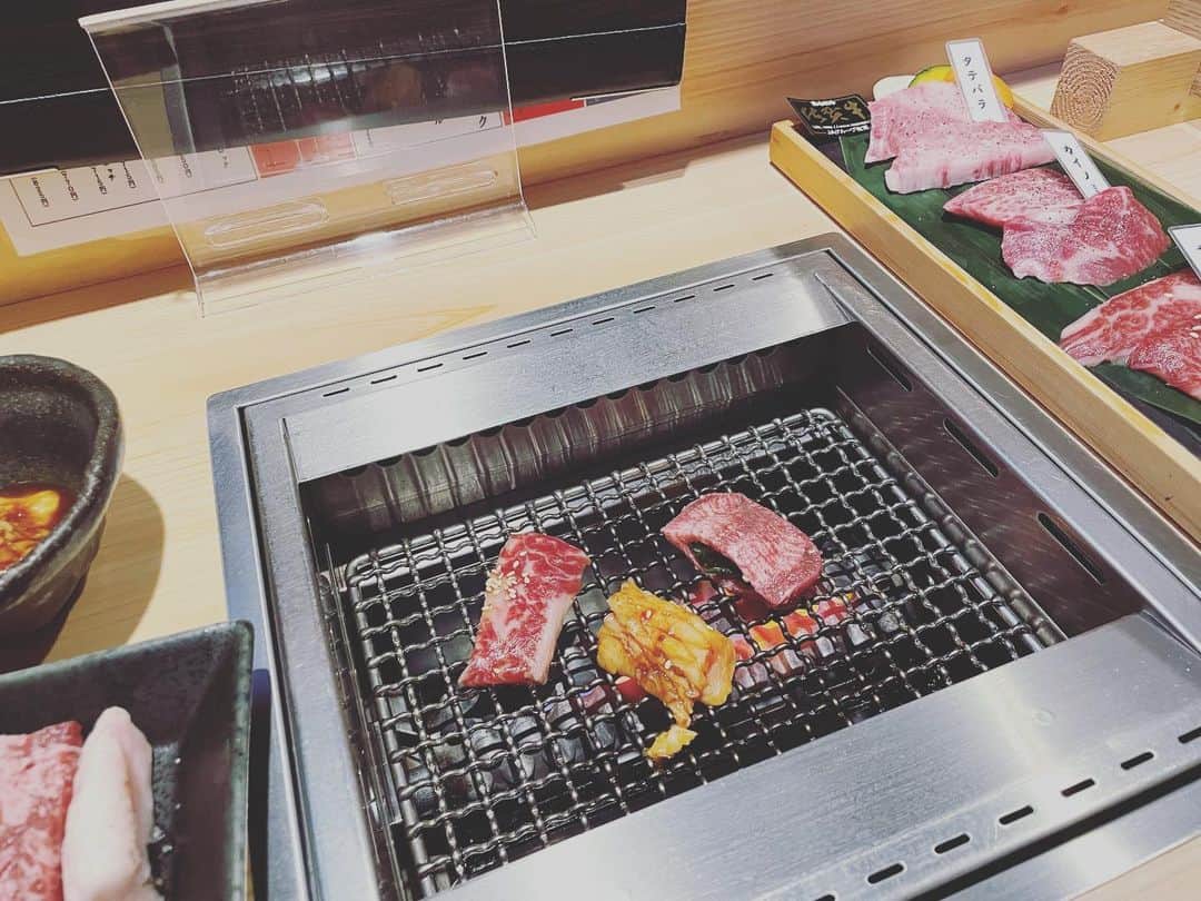 のインスタグラム：「一人焼肉という概念がなかったのですが、やってみたら最高でした。。。 これやばい。ハマりそう。あと... 佐賀牛うんまっ！！！  皆さん佐賀情報ありがとう。 明日昼行けるとこ行ってみます。」