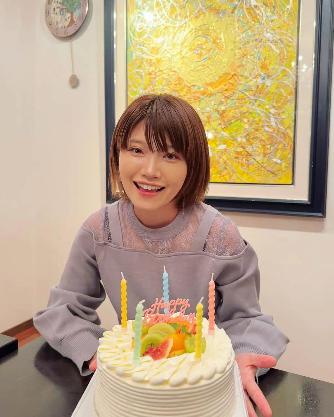 秋丸美帆のインスタグラム：「本日誕生日を迎えて36歳になりました☺️🎂🎁バースデーは大好きなキャンプで、大好きなメンバーに沢山お祝いして頂きました❣️🏕️ この一年もよろしくお願いします🌈✨  #hbd #birthday #誕生日」