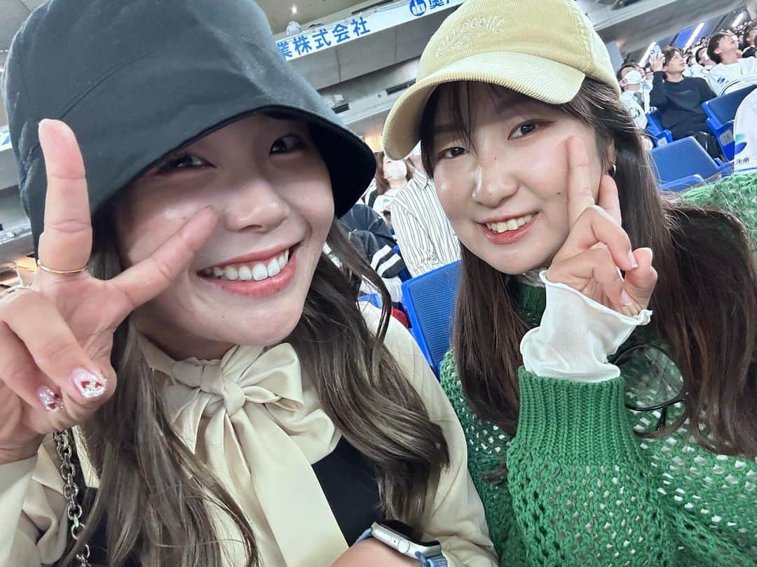 吉田有里のインスタグラム：「ダブルみゆう✌️ 🩷 @miyuu_abe_ @mg____0929🩷」